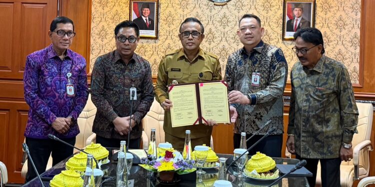 Buka Peluang Kolaborasi di berbagai Bidang Wali Kota Jaya Negara Tanda Tangani Perjanjian MoU Sister City Dengan Kota Piraeus