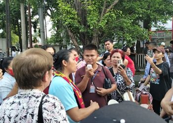 Pengguna Jalan Keluhkan Aksi Unras Ilegal Dipimpin Istri DPO LS, Sebabkan Kemacetan Hampir 1 Km