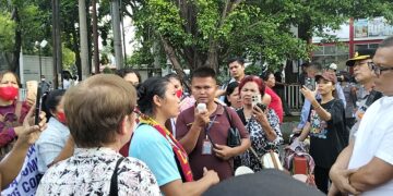 Pengguna Jalan Keluhkan Aksi Unras Ilegal Dipimpin Istri DPO LS, Sebabkan Kemacetan Hampir 1 Km