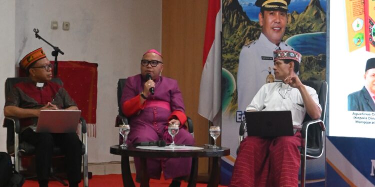 Mgr. Maksi: Saat Orang Luar Menulis Manggarai, Kita Kehilangan Suara Sendiri