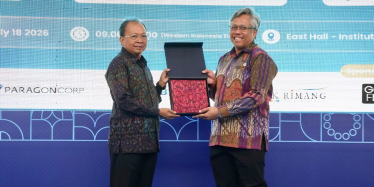 Jadi Pembicara Utama pada Konferensi Internasional di ITB, Gubernur Koster: Transformasi Digital harus Perkuat Budaya dan Kearifan Lokal