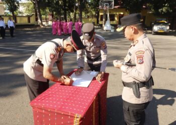 Kapolsek Kota Labuan Bajo Berganti, Jabatan yang Selama Ini Dipimpin AKP H. Eka Darma Yuda Kini Diserahkan kepada IPDA Adhar