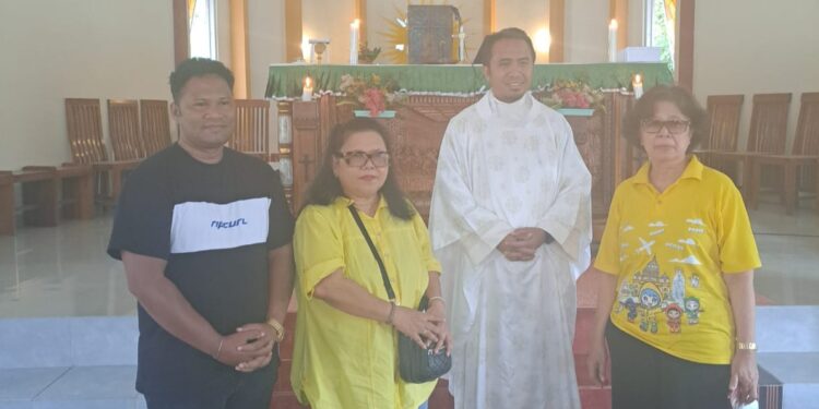 Terpesona Keindahan Labuan Bajo, Rombongan Peziarah Ageng Tour Donasikan Rp33,5 Juta untuk Tiga Gereja
