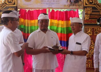 Gubernur Koster Dorong Atma Wedana Massal Jadi Model Gotong Royong, Tegaskan Komitmen Perkuat Desa Adat Bali
