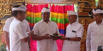 Gubernur Koster Dorong Atma Wedana Massal Jadi Model Gotong Royong, Tegaskan Komitmen Perkuat Desa Adat Bali