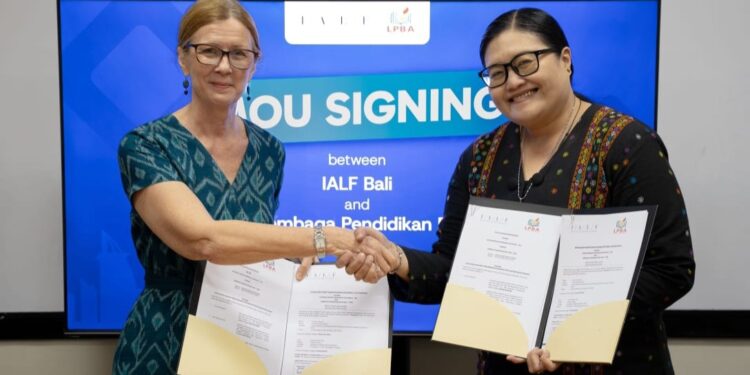 Tingkatkan Kualitas Bahasa Inggris LPBA Denpasar Gandeng IALF Bali