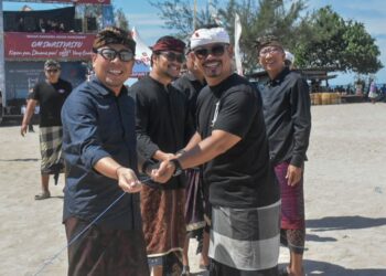Wawali Arya Wibawa Buka Mel Tanjung Kite Festival XVII
