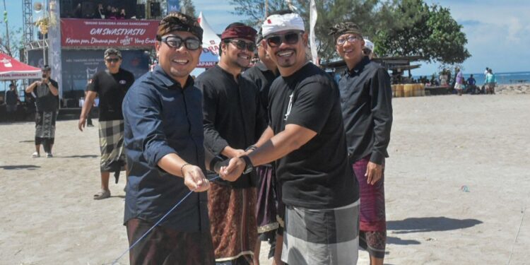 Wawali Arya Wibawa Buka Mel Tanjung Kite Festival XVII
