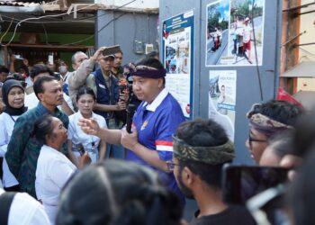 Sekda Dewa Indra Dampingi Menteri PKP Tinjau Bedah Rumah di Tonja